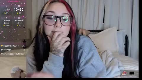 Snapshot of iveyjade33 chatting on October 10, 4:28 am ivey jade online show from October 10, 4:28 am