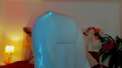 Snapshot of ivonny_04 chatting on October 21, 3:21 am N A T H A L Y online show from October 21, 3:21 am
