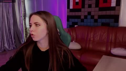 ivorywood_ online show from October 5, 9:47 am