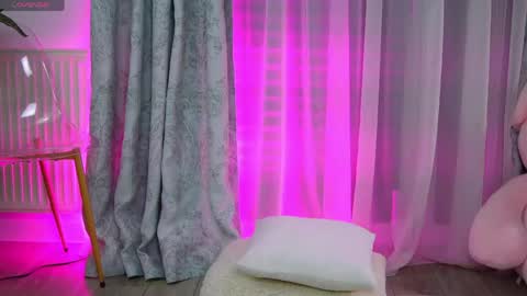 Ivy Myaa online show from April 18, 10:20 pm