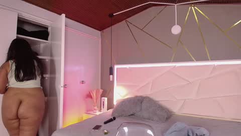 Snapshot of ivy_soul chatting on February 4, 3:22 am IVY online show from February 4, 3:22 am