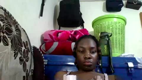 ivyk_ online show from March 30, 7:13 pm