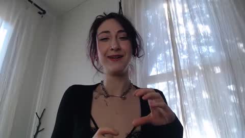 Ivy Rosie online show from February 9, 3:25 pm