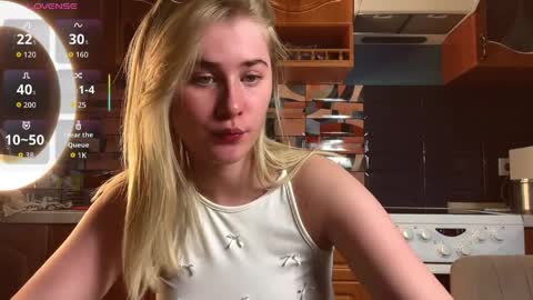 Liana online show from April 1, 4:48 pm