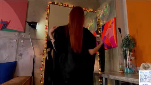 izi online show from March 29, 4:39 pm