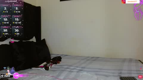 Snapshot of izzabelvalentine chatting on December 17, 7:26 pm Izzabel Valentine online show from December 17, 7:26 pm
