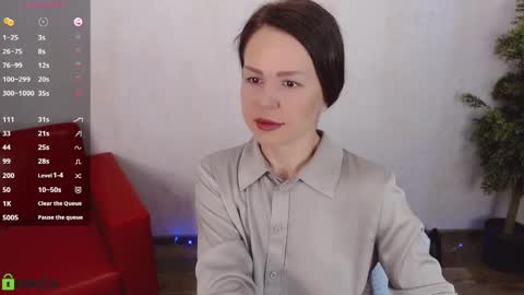 Queen of nylon  Victoria online show from January 10, 5:34 am