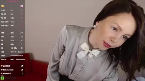 Queen of nylon  Victoria online show from March 11, 5:22 am