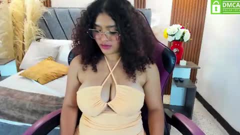 Isa online show from July 6, 3:03 pm