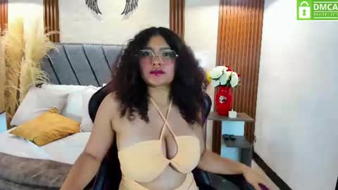 Isa online show from July 6, 2:44 pm