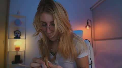 Snapshot of jacky_croft chatting on October 27, 5:03 am Linda Sofia help me get to 100 thumbs up online show from October 27, 5:03 am