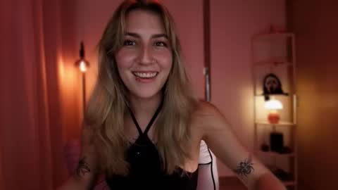 Linda Sofia help me get to 100 thumbs up online show from March 8, 2:48 am