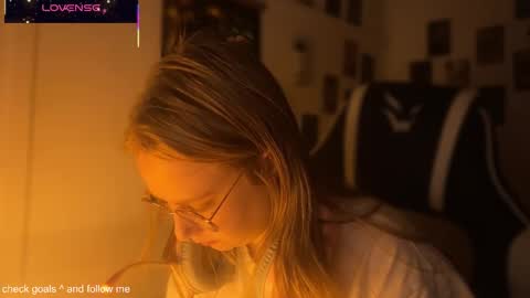 Snapshot of jacywinslat chatting on October 21, 4:44 pm jacywinslat online show from October 21, 4:44 pm