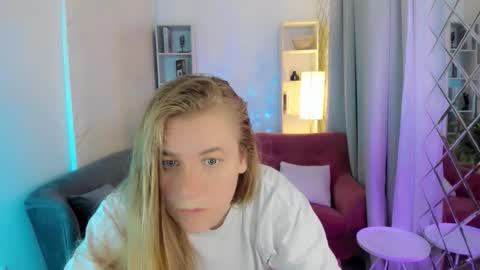 Snapshot of jade_soft chatting on September 19, 8:30 pm Jade online show from September 19, 8:30 pm