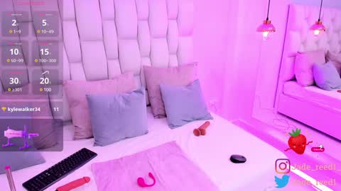 Jade Red  online show from January 14, 4:15 am