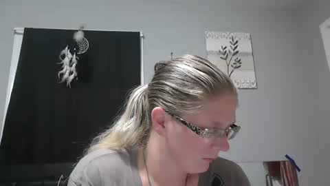 JadeLuv online show from December 14, 1:33 am