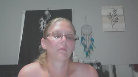 JadeLuv online show from May 28, 2:42 am