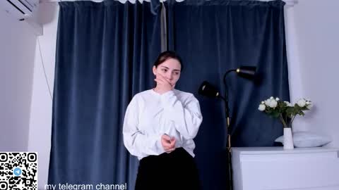 Helen online show from March 2, 7:53 pm