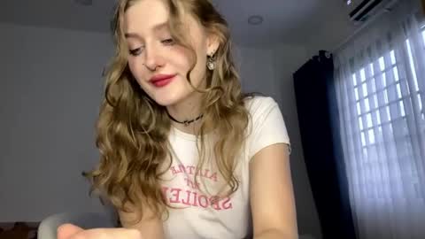 Janie online show from April 17, 11:01 am