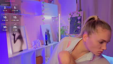 Hi Im Alice and here youll find something online show from October 24, 6:31 am