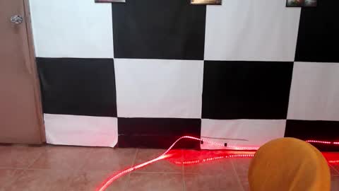 janicaslut_18 online show from November 27, 1:52 am