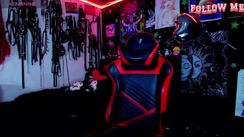      online show from December 13, 11:43 pm