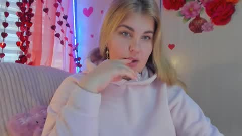 Snapshot of jansylines chatting on February 27, 8:39 am JansyLines online show from February 27, 8:39 am