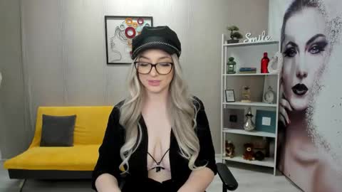 Snapshot of jaquelinlaurent chatting on September 19, 7:57 pm JaquelinLaurent online show from September 19, 7:57 pm