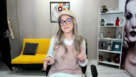 Snapshot of jaquelinlaurent chatting on September 15, 6:15 pm JaquelinLaurent online show from September 15, 6:15 pm