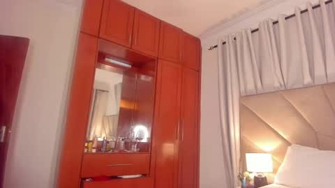 jasmin_melons online show from April 4, 3:38 am