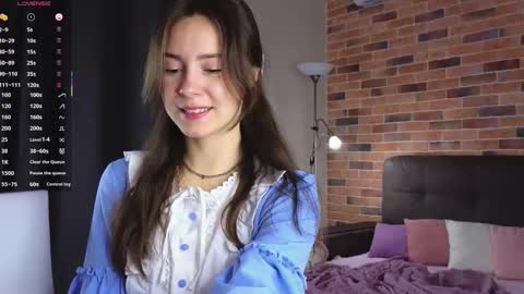 Chloe online show from October 6, 6:19 am