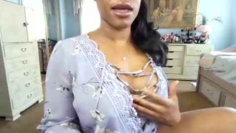 JasmineKay online show from June 24, 6:40 pm