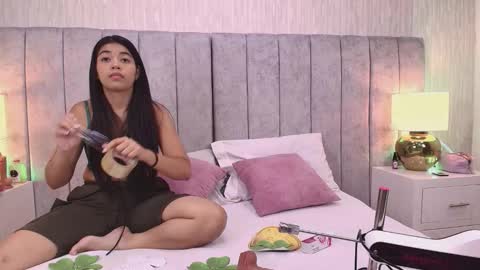 Jazmin online show from March 17, 7:40 pm