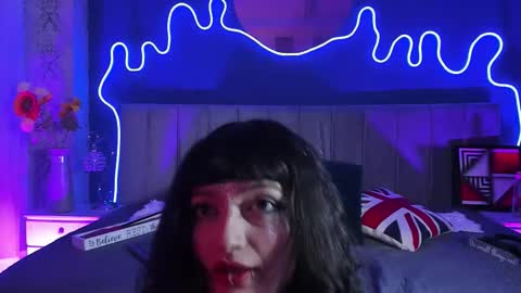 Jean online show from February 5, 8:12 pm