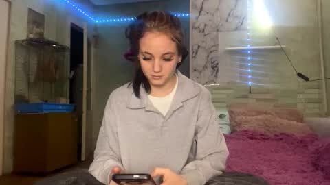 Mia online show from January 17, 12:34 pm