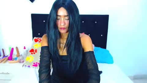 jenn online show from November 13, 5:01 pm