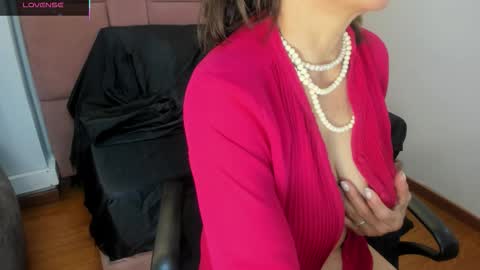 Jennie online show from March 11, 12:31 pm