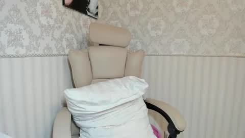 Jennifer online show from September 11, 5:35 pm