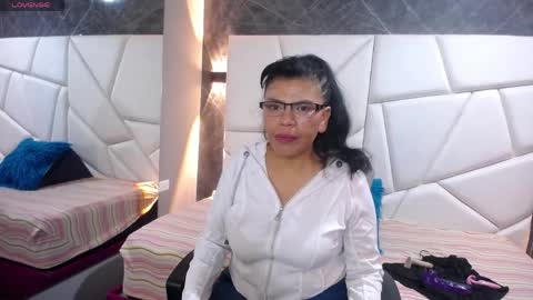 Jennifer online show from April 13, 2:35 am