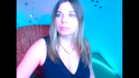 Jennifer online show from February 11, 8:27 am