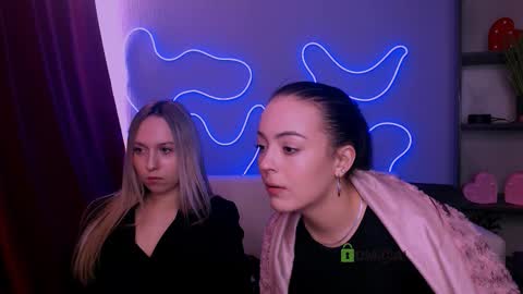 jennifer_sheil online show from February 9, 10:39 am