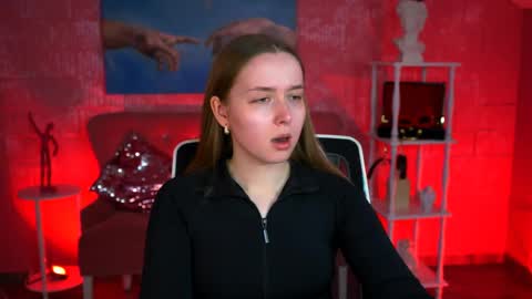 Jennifer online show from April 6, 8:48 am