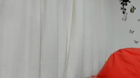 Snapshot of jenniferloveyou chatting on December 28, 11:52 am jenniferloveyou online show from December 28, 11:52 am