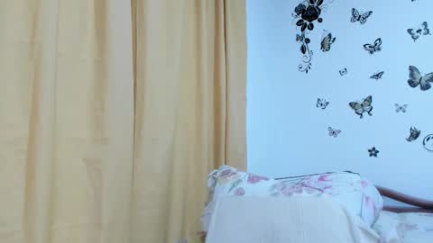 Snapshot of jenniferloveyou chatting on October 15, 10:34 pm jenniferloveyou online show from October 15, 10:34 pm
