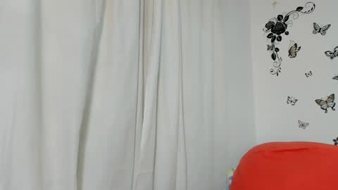 Snapshot of jenniferloveyou chatting on January 31, 8:43 pm jenniferloveyou online show from January 31, 8:43 pm