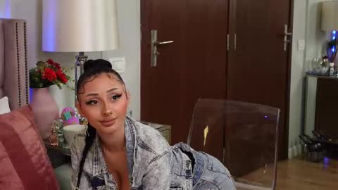 JenniferLovve online show from January 15, 5:57 am