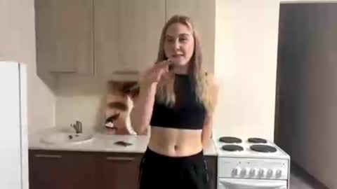 Emilia online show from October 19, 2:52 pm