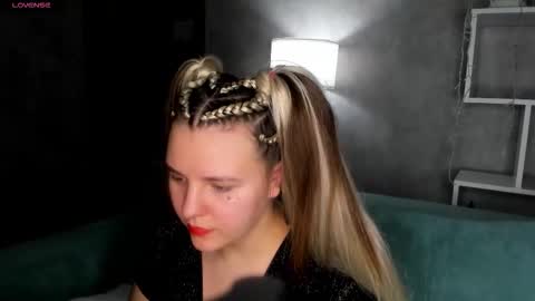 Jenny online show from February 17, 9:30 am