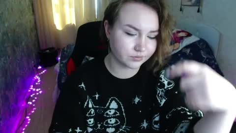 Jenny online show from April 2, 7:06 am