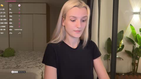 Jen  online show from December 12, 1:06 pm